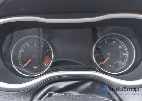 2015 Jeep Cherokee Trailhawk z USA, uszkodzony, nr VIN 1C4PJMBS0FW786633